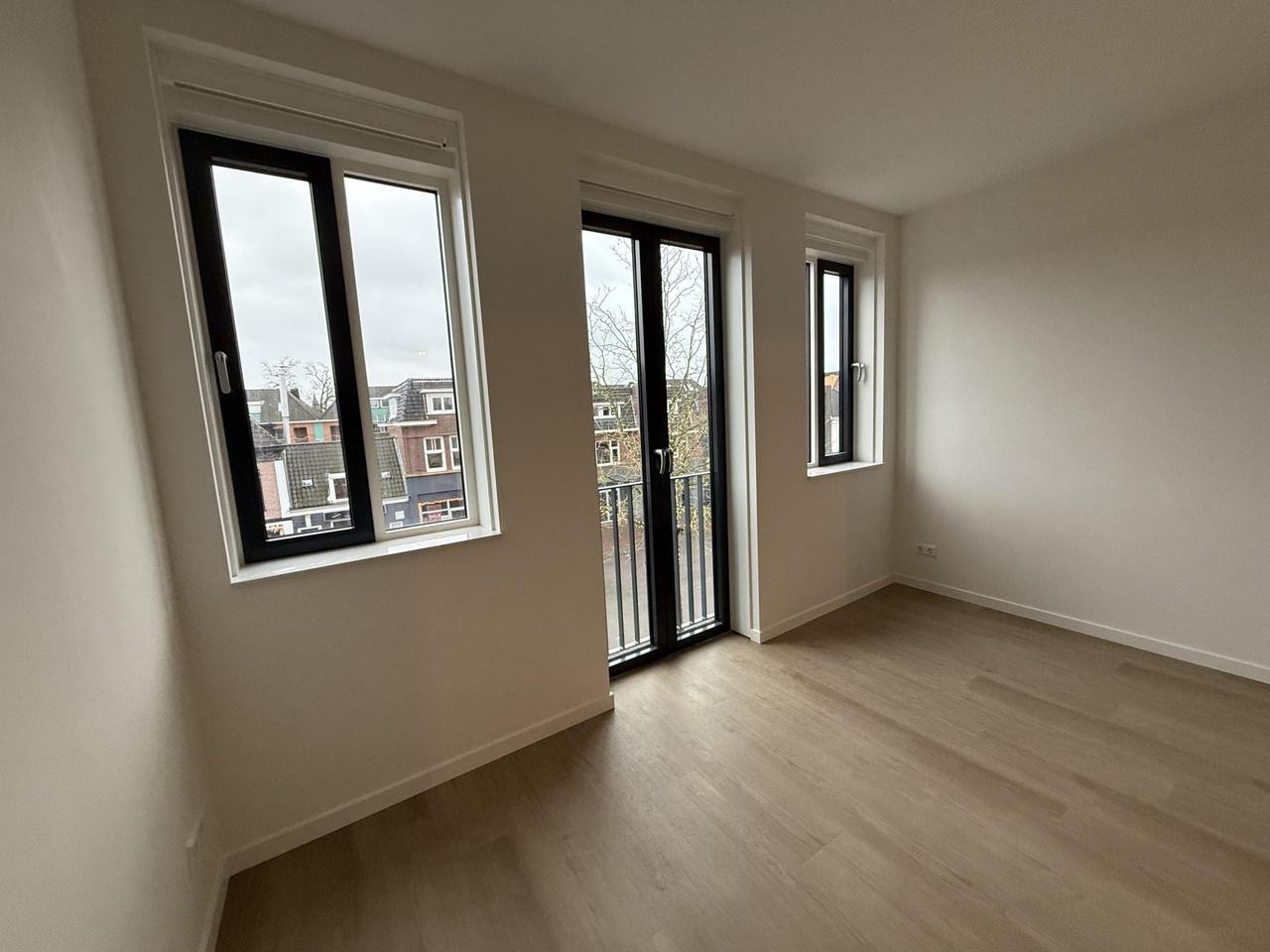 New 2-Bedroom Apartment with Roof Terrace - Image 9