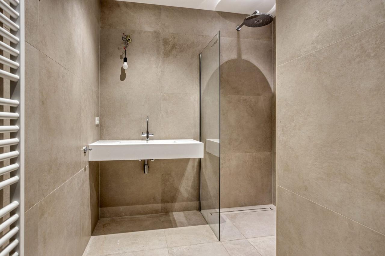 A++ 2-bedroom apartment in city centre - Image 8