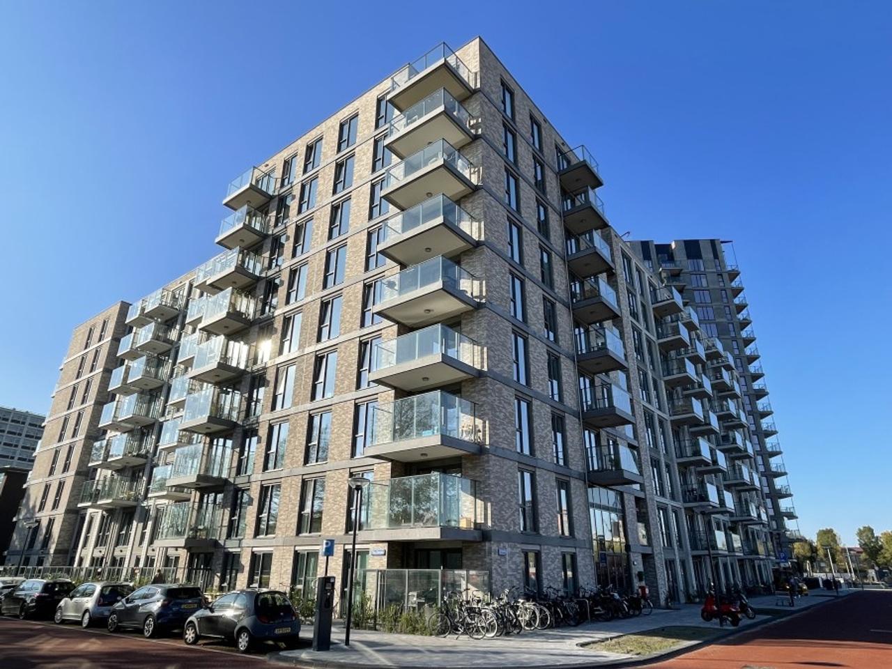 Gas-Free 2-Room Apartment with Balcony - Image 1