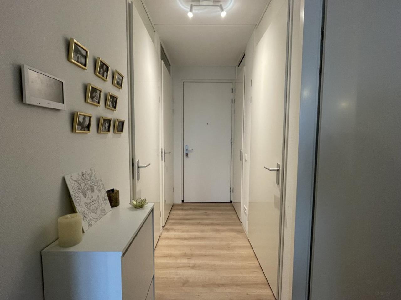 Gas-Free 2-Room Apartment with Balcony - Image 2