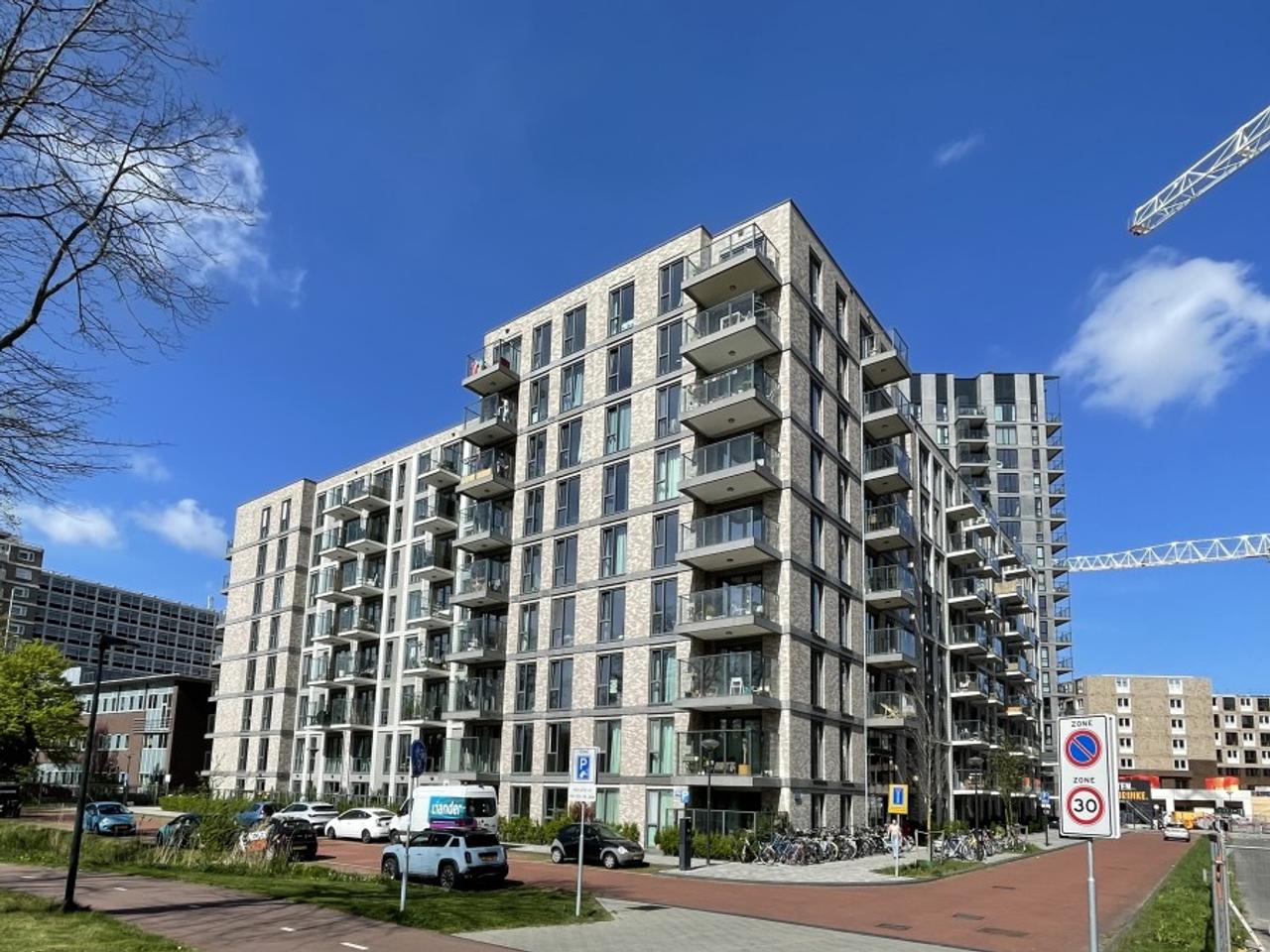 New 2-Bedroom Apartment with Balcony - Image 1