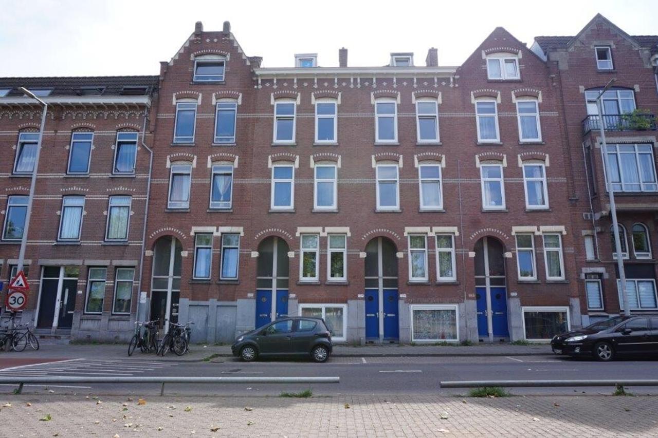 100 m² appartement met twee balkons - Afbeelding 1