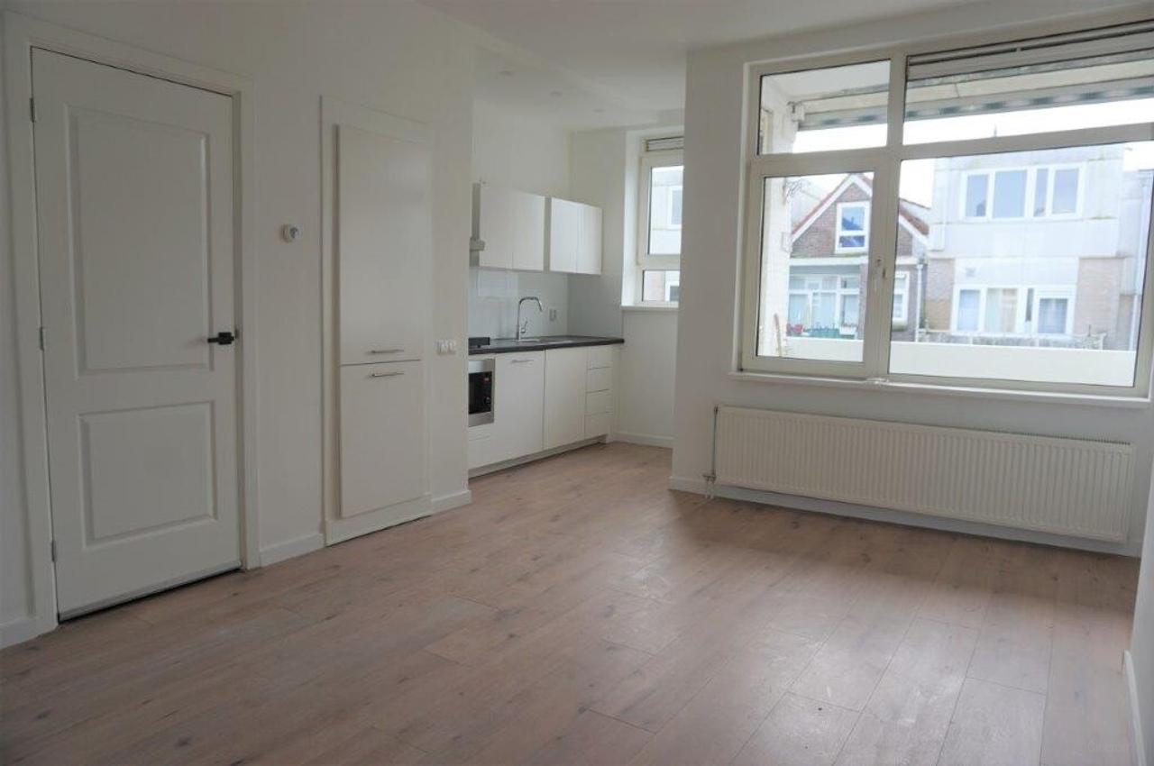 100 m² appartement met twee balkons - Afbeelding 2