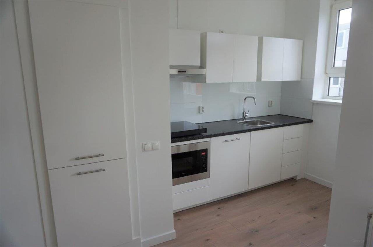 100 m² appartement met twee balkons - Afbeelding 3