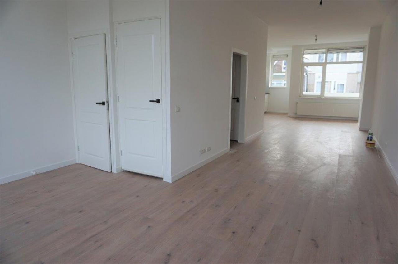 100 m² appartement met twee balkons - Afbeelding 4