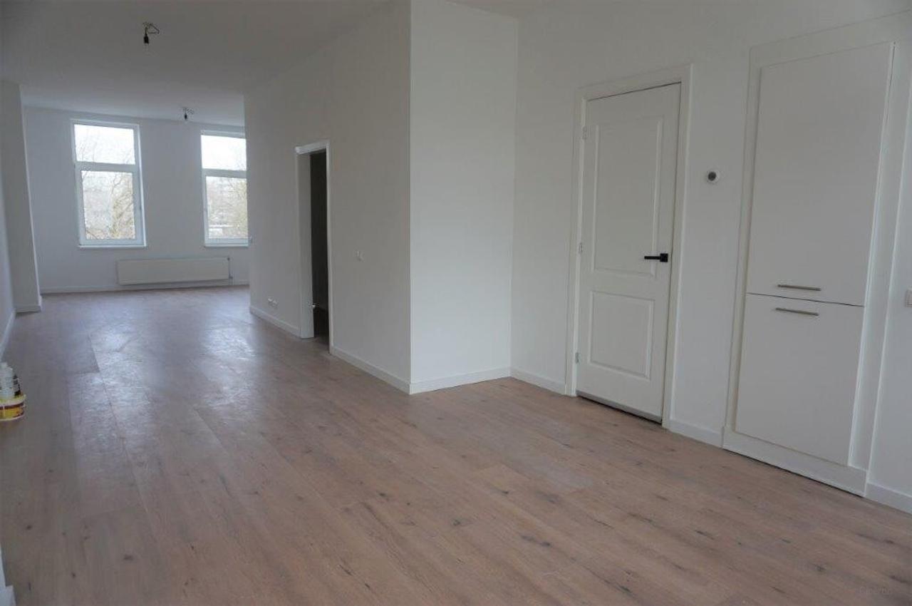 100 m² appartement met twee balkons - Afbeelding 5