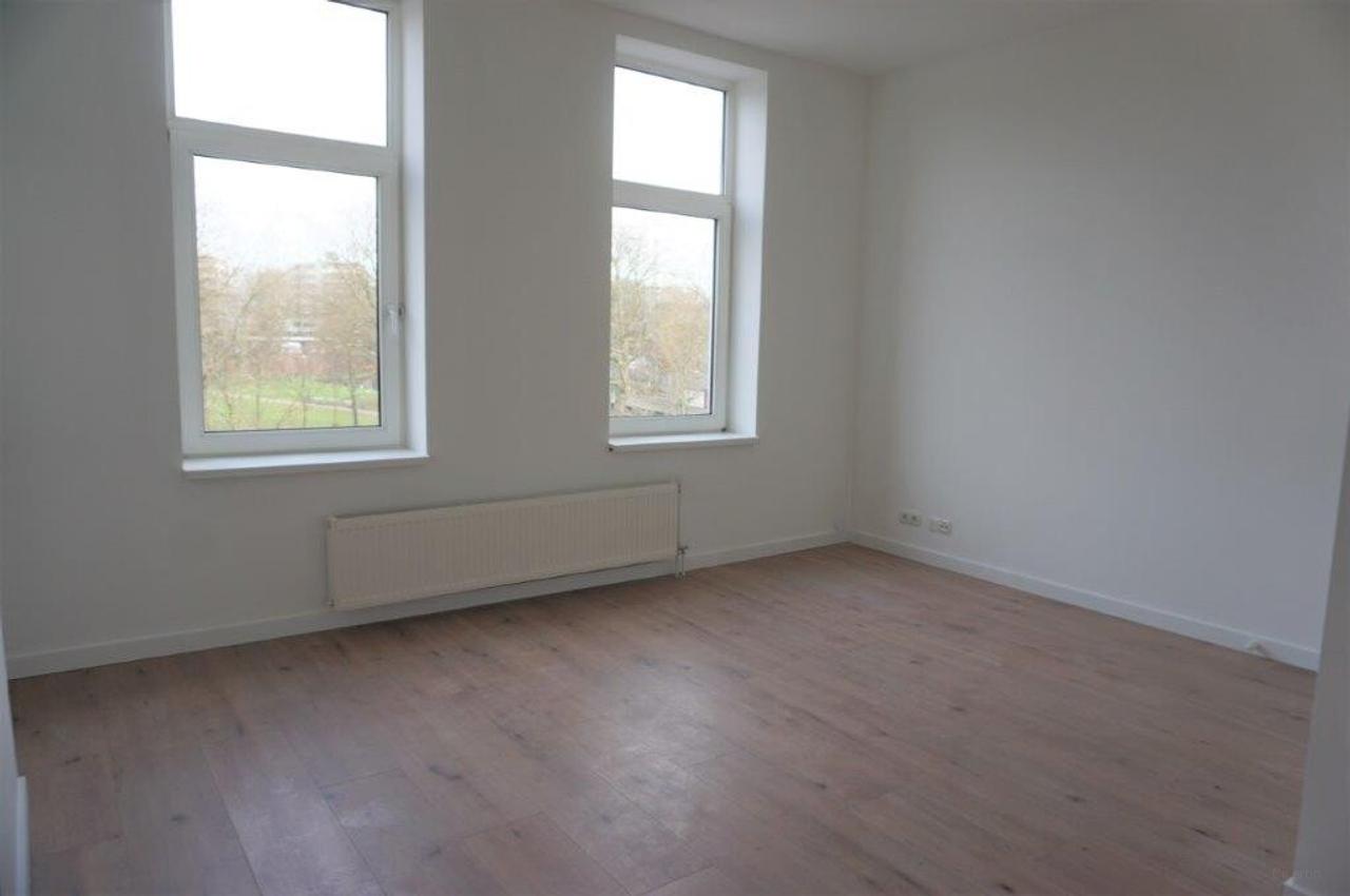 100 m² appartement met twee balkons - Afbeelding 6