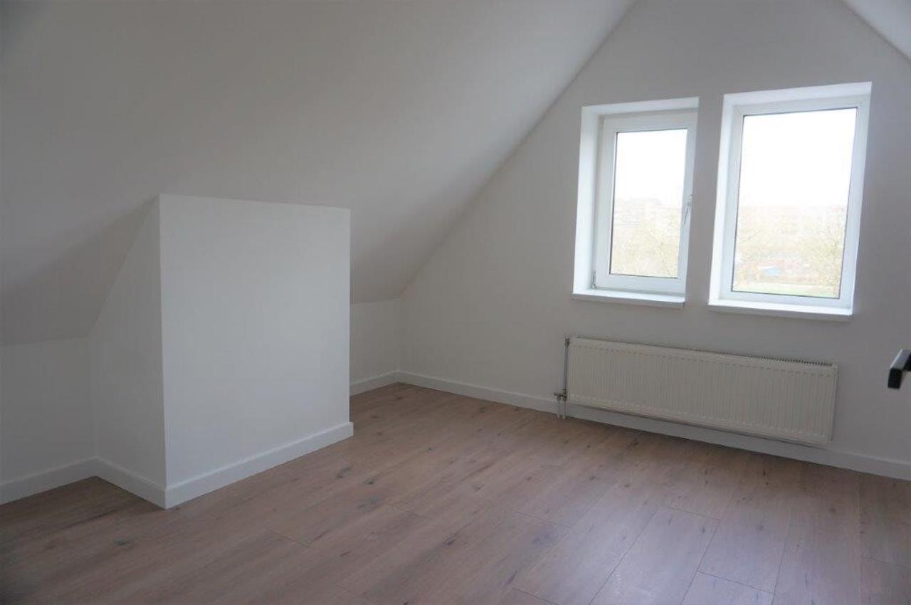 100 m² appartement met twee balkons - Afbeelding 14