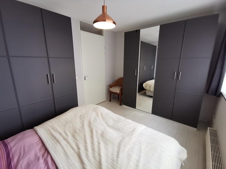 Furnished 2-bedroom apartment with balcony - Image 8