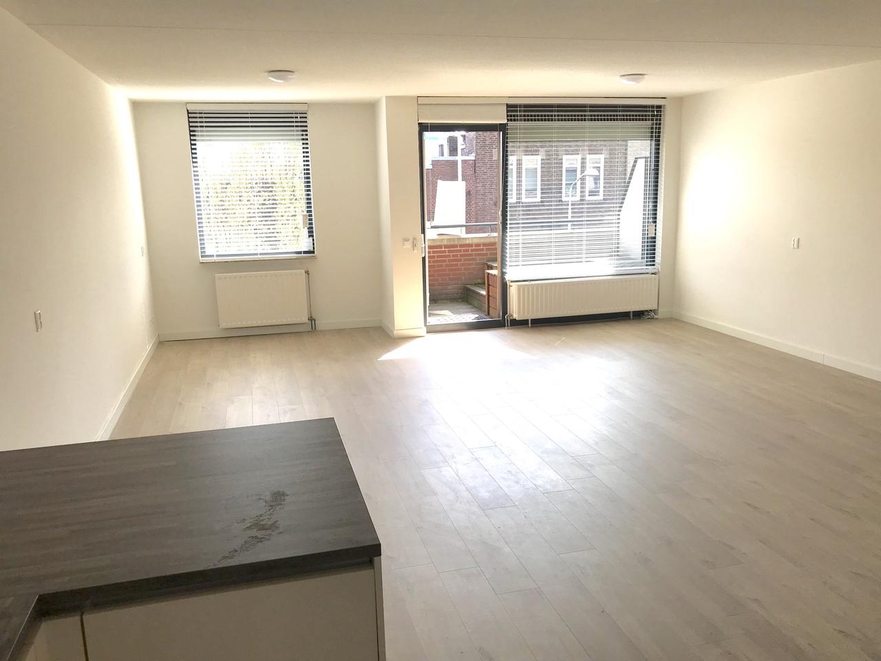 Corner Apartment with Balcony & Parking - Image 5