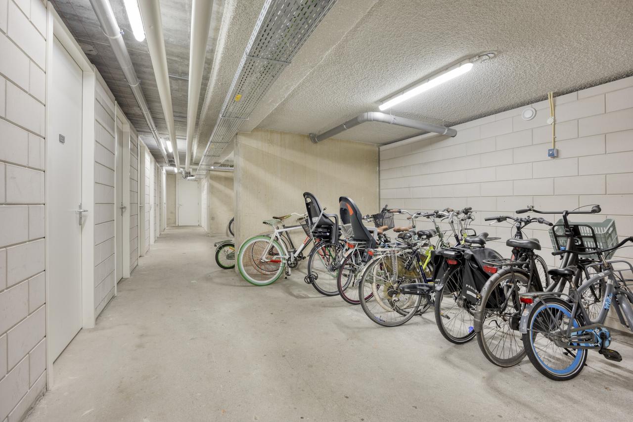 90 m² appartement met balkon en parkeren - Afbeelding 16