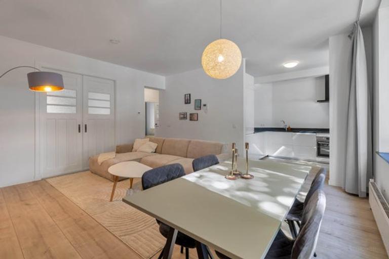 Furnished apartment with rooftop terrace - Image 7