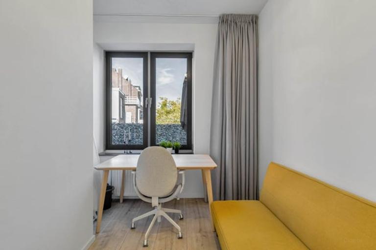 Furnished apartment with rooftop terrace - Image 13