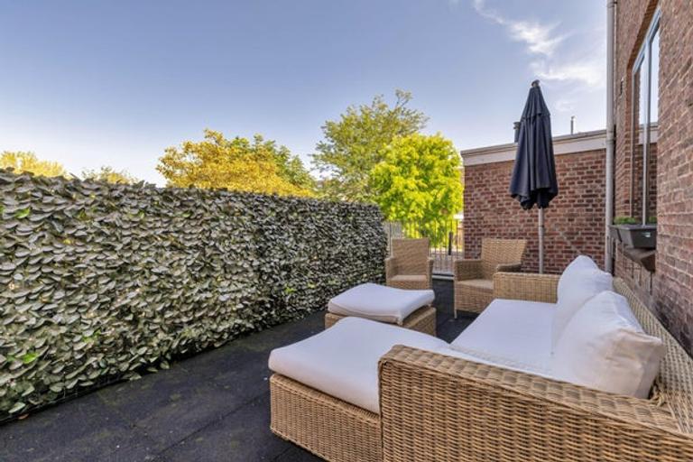 Furnished apartment with rooftop terrace - Image 21
