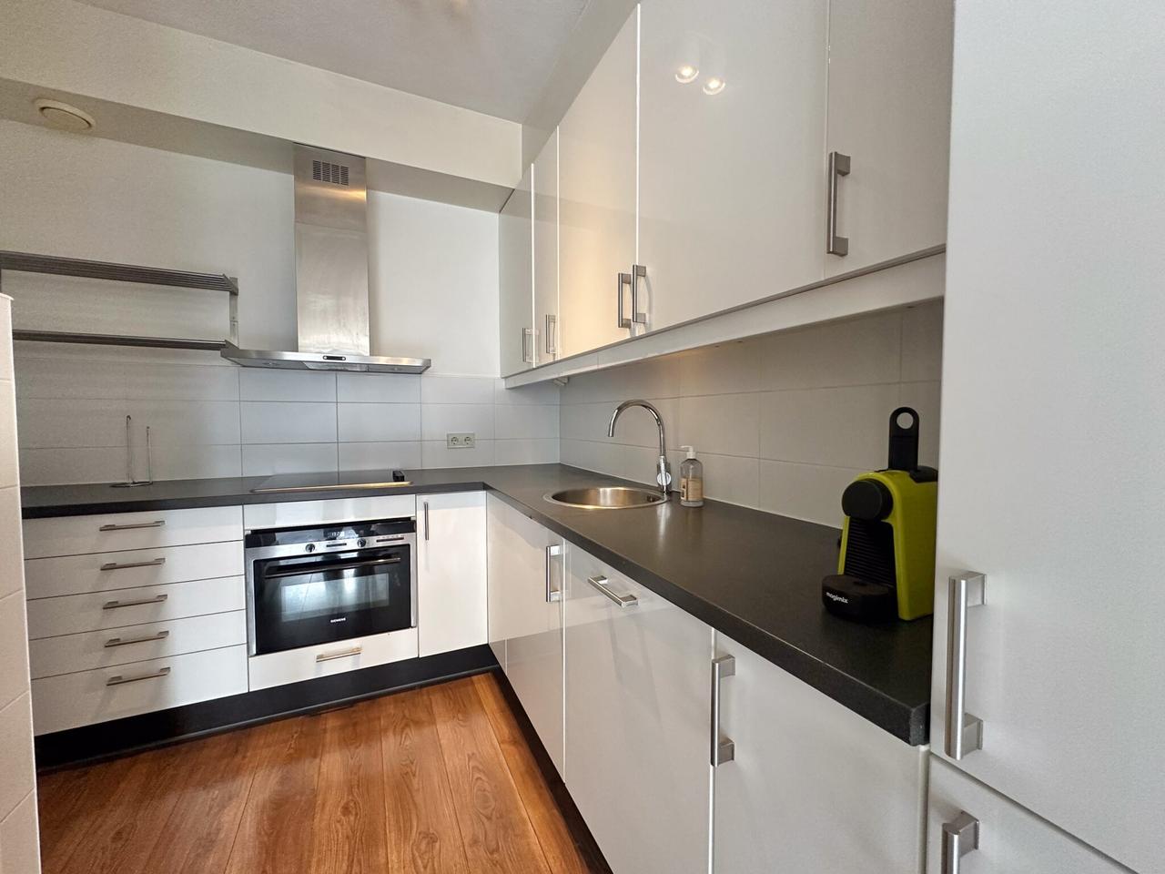 Gemeubileerd appartement met terras in Utrecht - Afbeelding 8