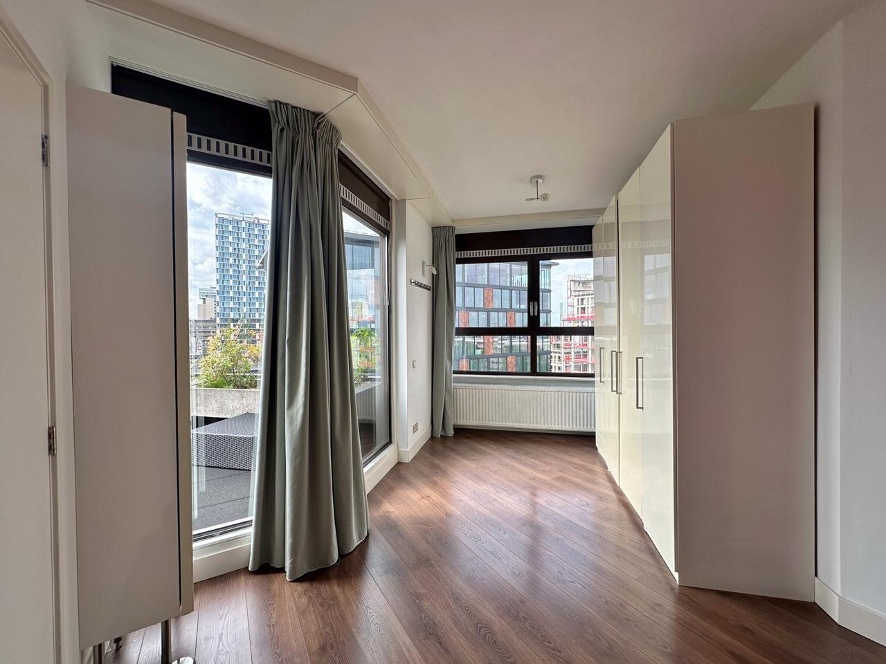 Gemeubileerd appartement met terras in Utrecht - Afbeelding 16
