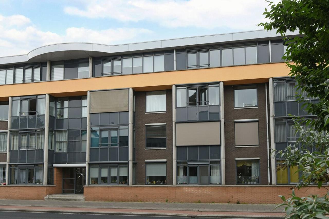87 m² Apartment with Lift and Parking Space - Image 1