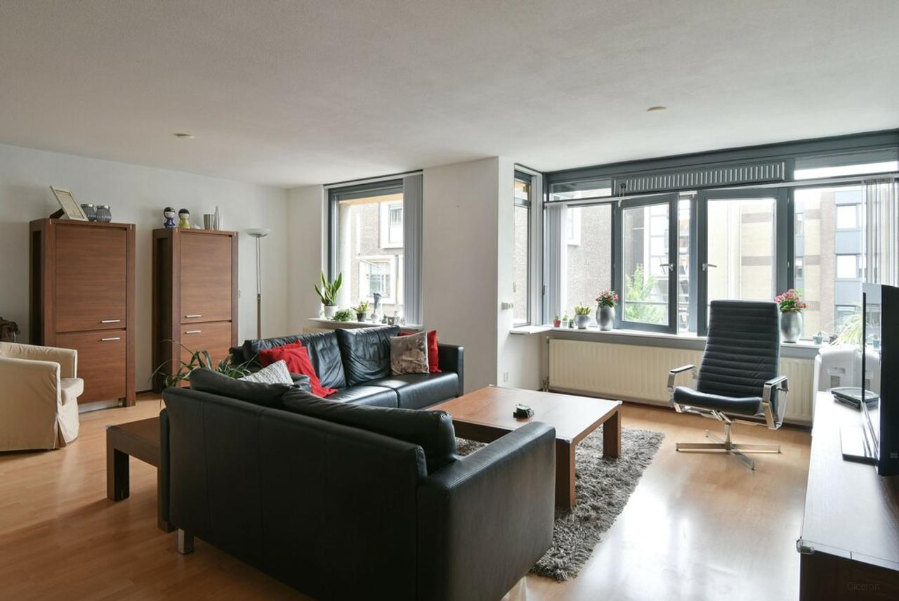 87 m² Apartment with Lift and Parking Space - Image 2