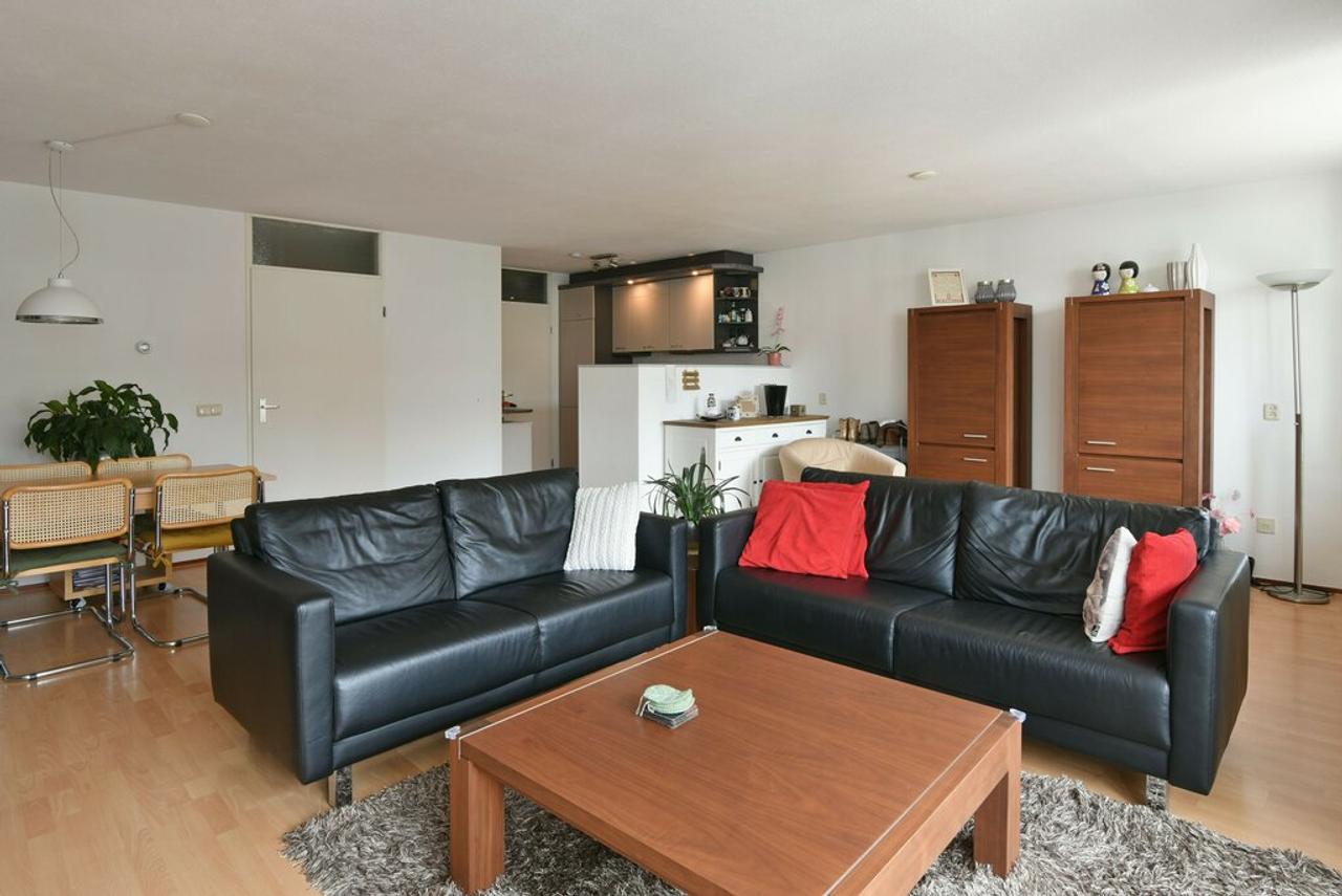 87 m² Apartment with Lift and Parking Space - Image 3