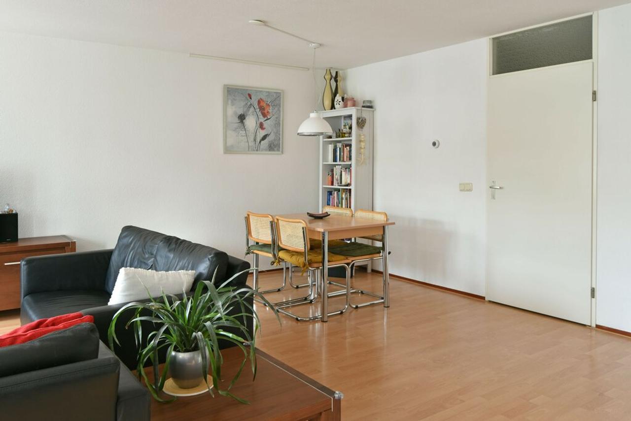 87 m² Apartment with Lift and Parking Space - Image 4