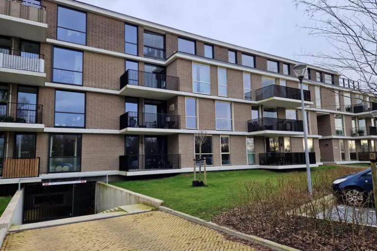 Apartment with Balcony and Parking in Hoorn - Image 9
