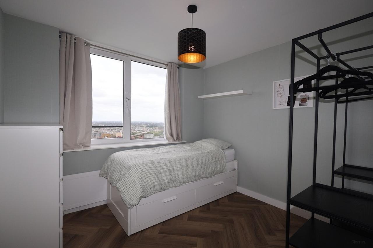 Gemeubileerd 4-kamerappartement op 32e verdieping - Afbeelding 11