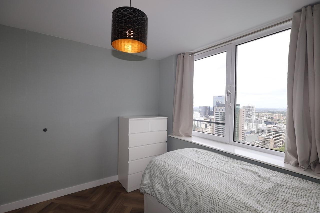 Gemeubileerd 4-kamerappartement op 32e verdieping - Afbeelding 13