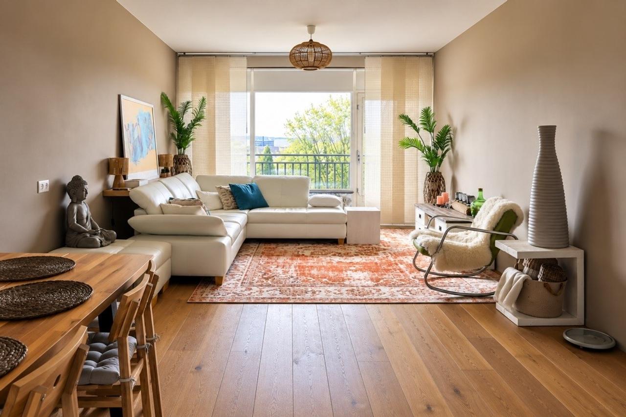 104 m² appartement met zonnig balkon - Afbeelding 1