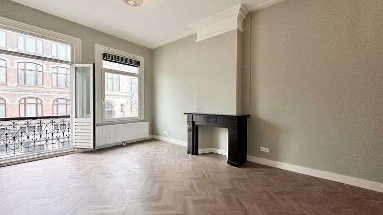 Gemeubileerd 2-kamerappartement met balkons - Afbeelding 4
