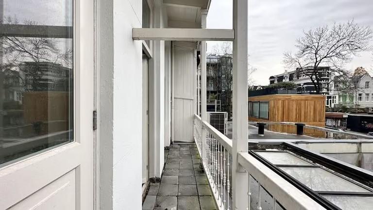 Gemeubileerd 2-kamerappartement met balkons - Afbeelding 6