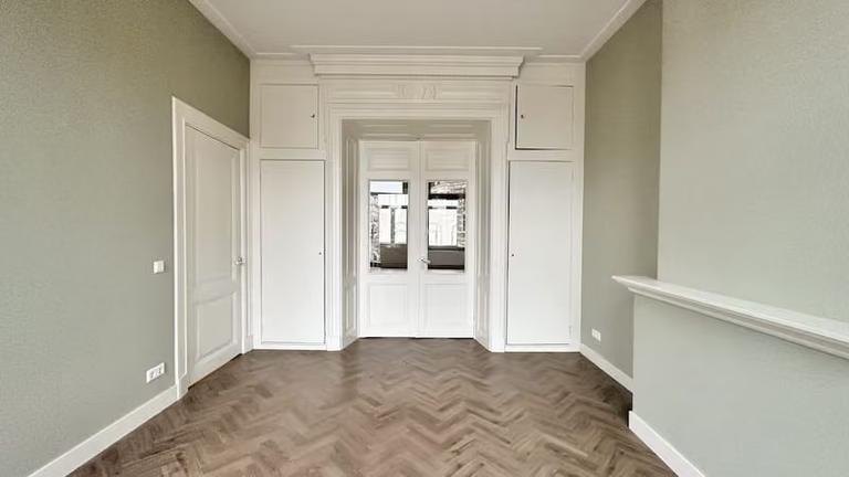 Gemeubileerd 2-kamerappartement met balkons - Afbeelding 8