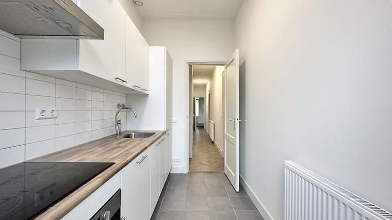 Gemeubileerd 2-kamerappartement met balkons - Afbeelding 12