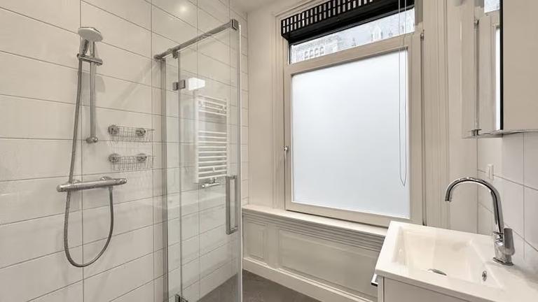Gemeubileerd 2-kamerappartement met balkons - Afbeelding 13