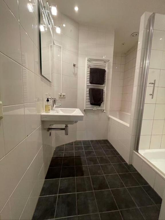 Gemeubileerd 2-slaapkamerappartement met terras - Afbeelding 13