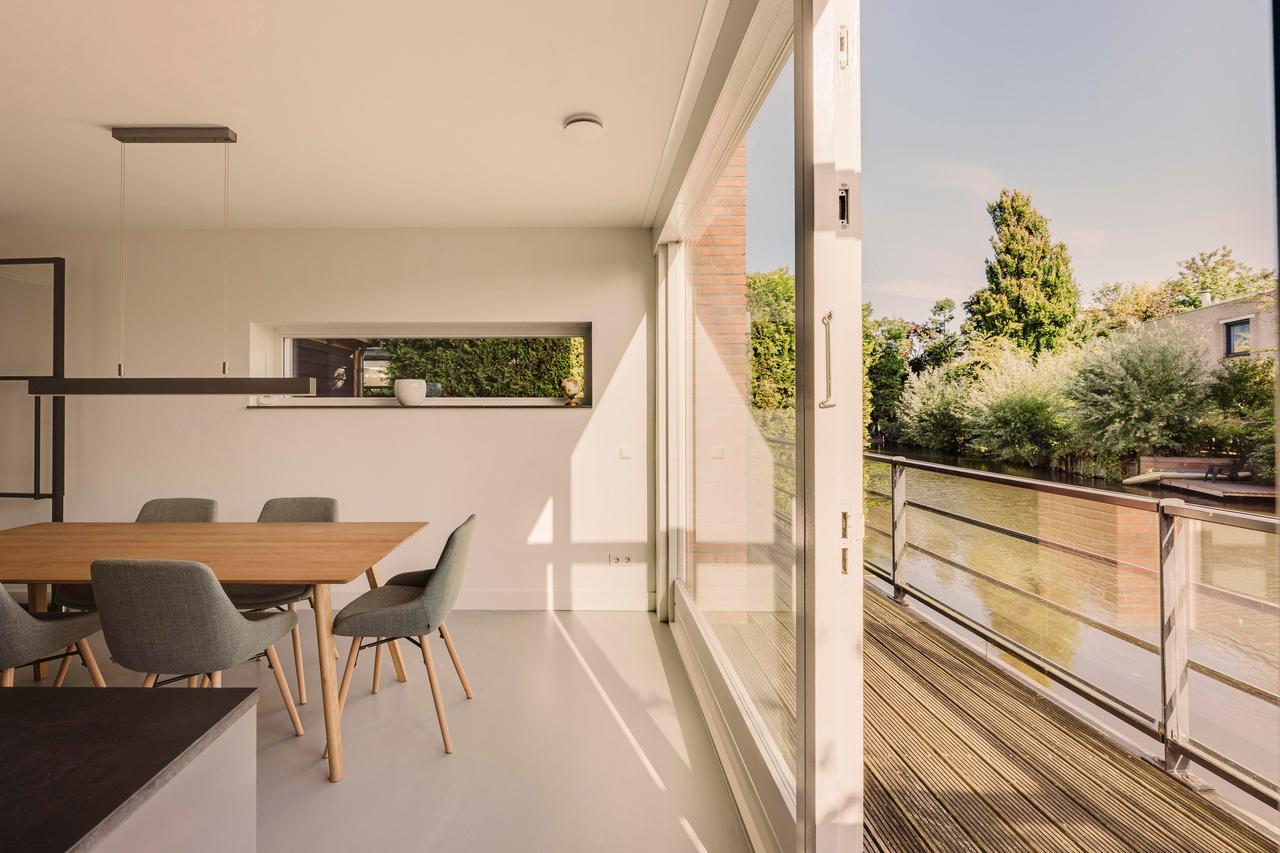 Gemeubileerd huis met tuin en aanlegsteiger - Afbeelding 1