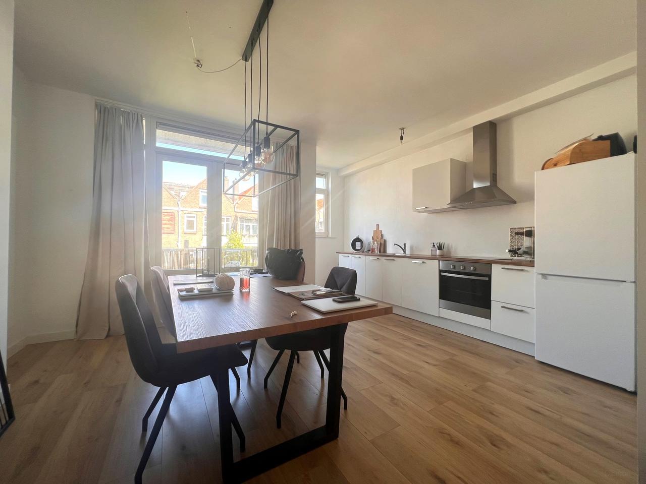 75 m² dubbel bovenhuis met balkon - Afbeelding 2