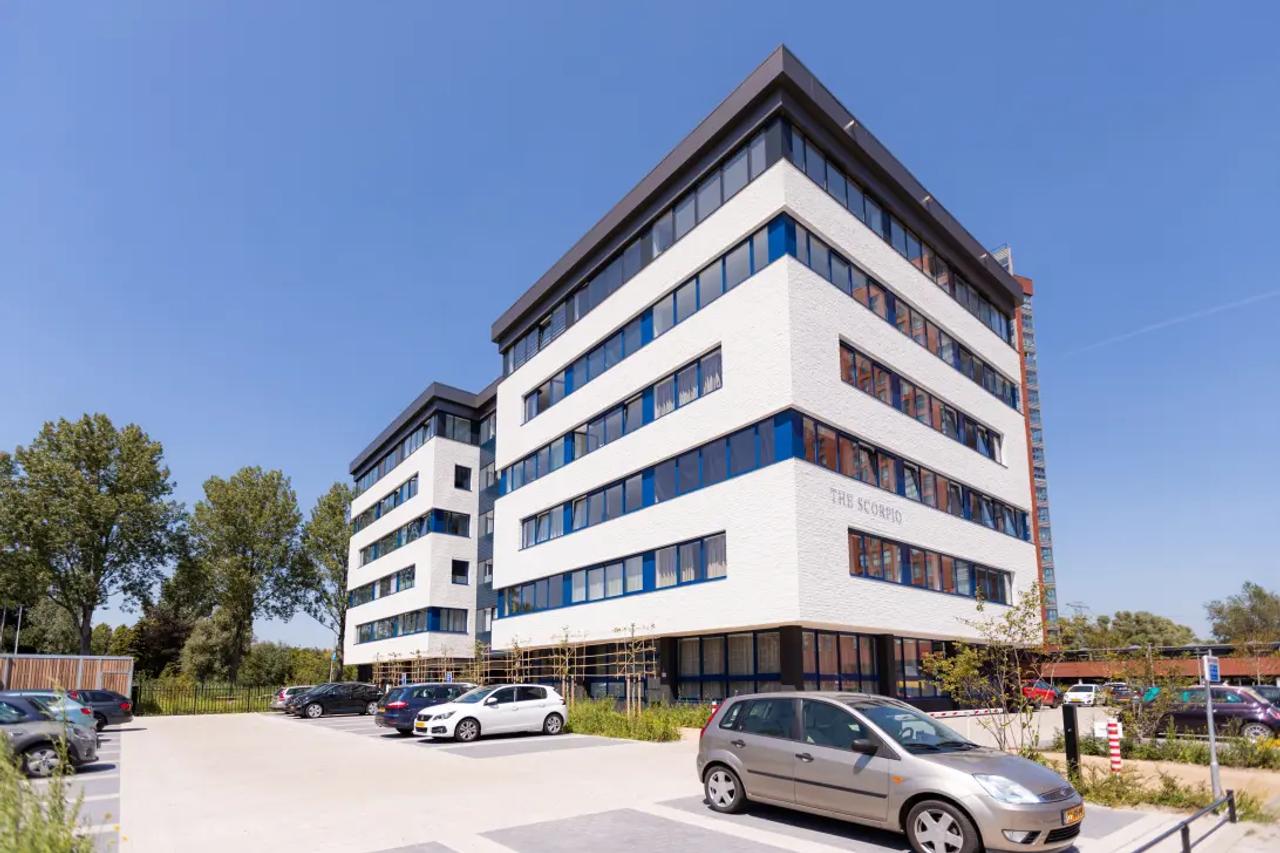 35 m² Studio with Rooftop Terrace - Image 1