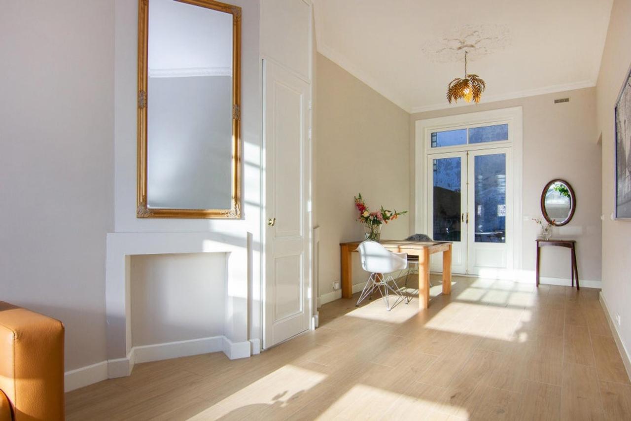 Furnished apartment with private city garden - Image 7
