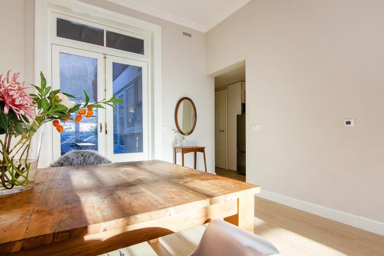 Furnished apartment with private city garden - Image 8
