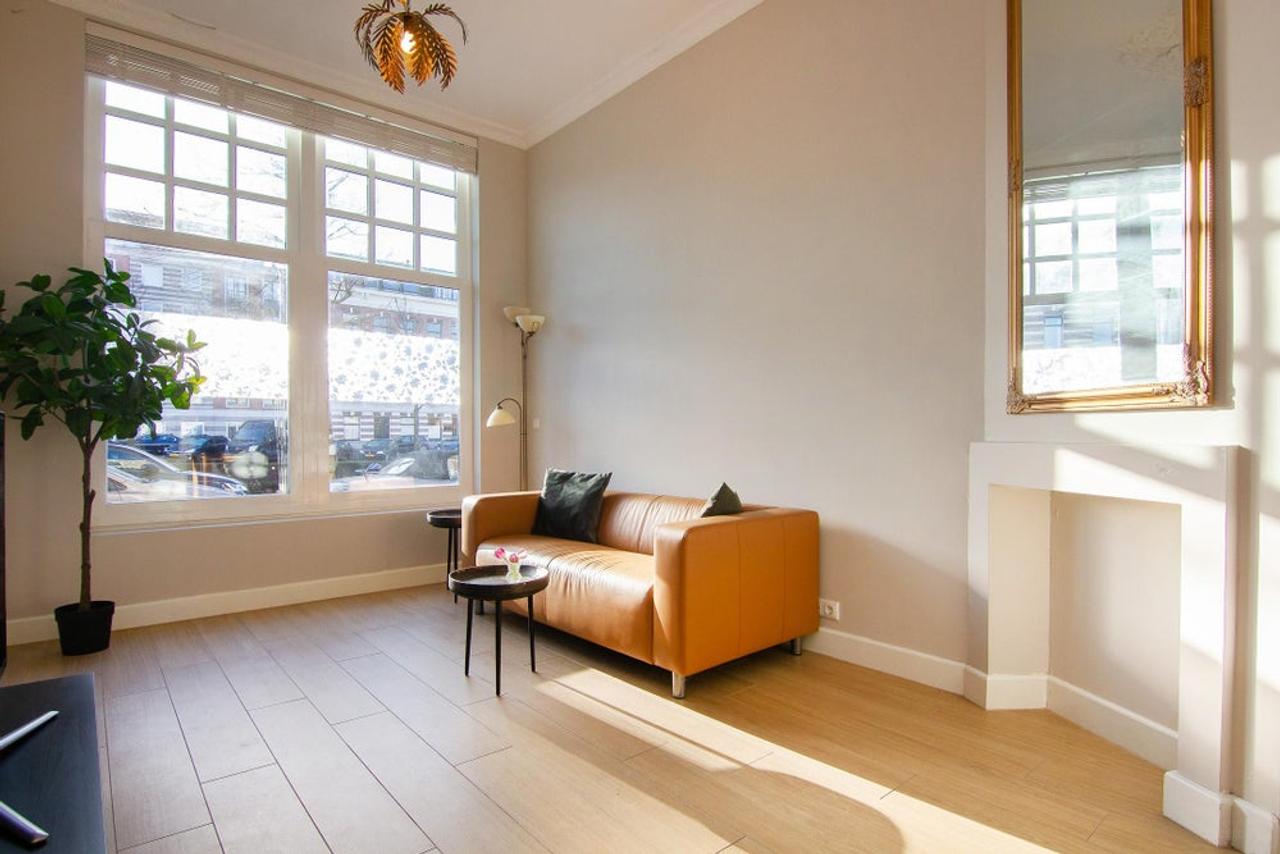 Furnished apartment with private city garden - Image 11