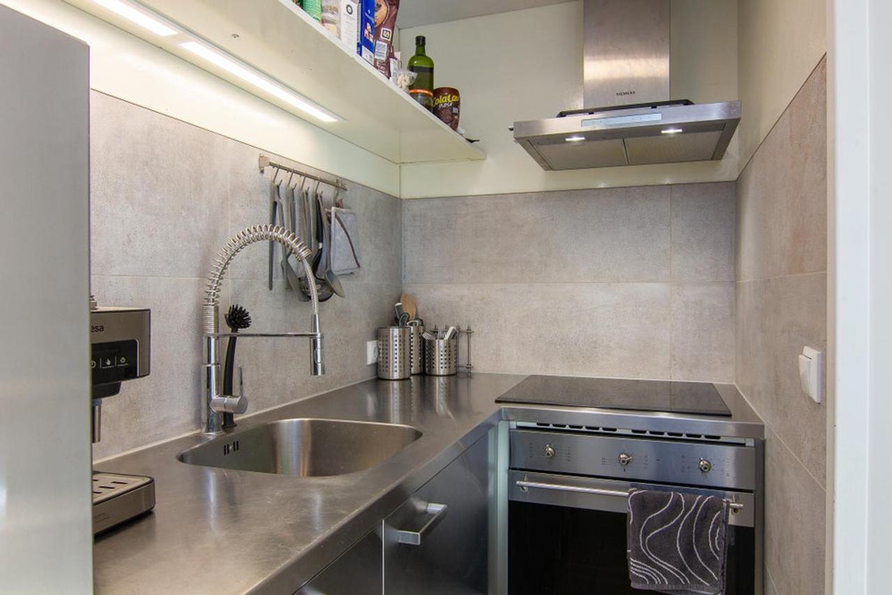 Furnished apartment with private city garden - Image 16