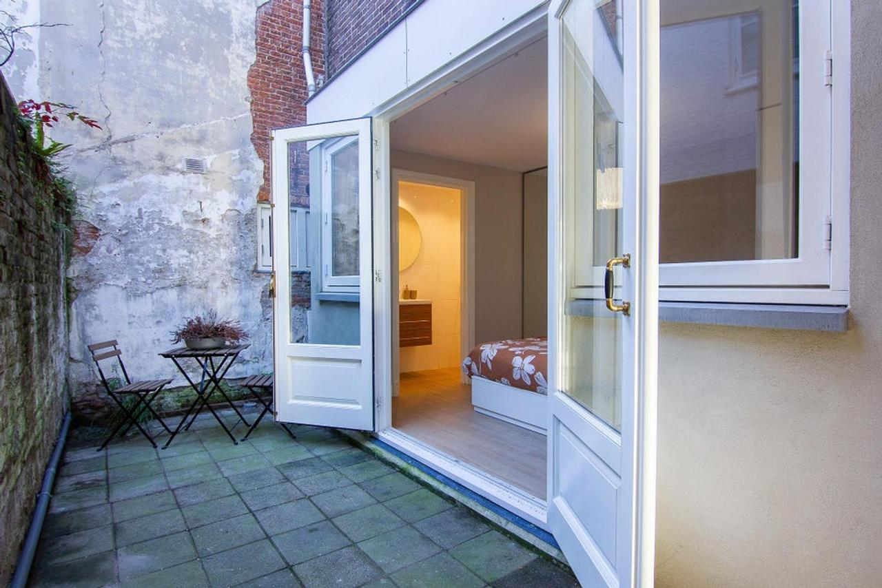Furnished apartment with private city garden - Image 18