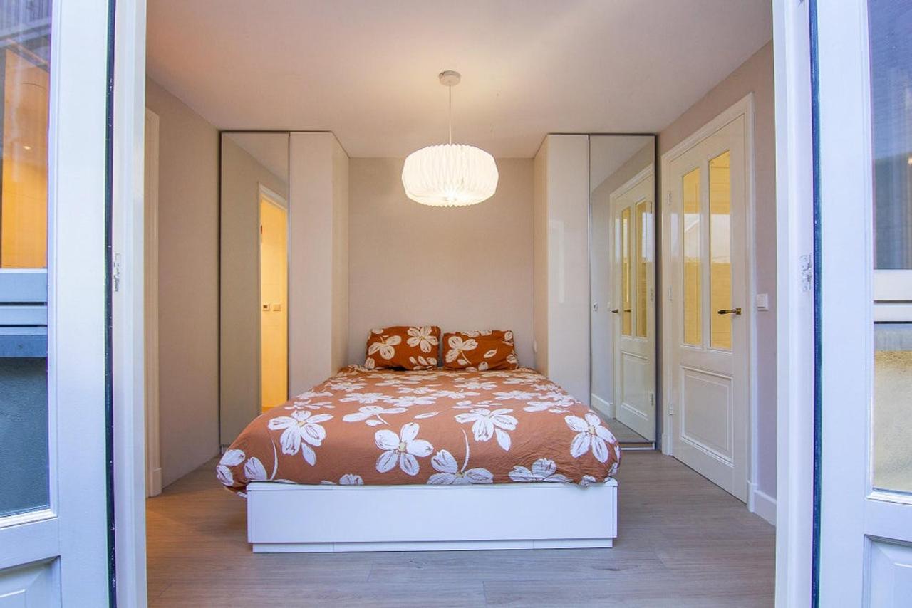Furnished apartment with private city garden - Image 21