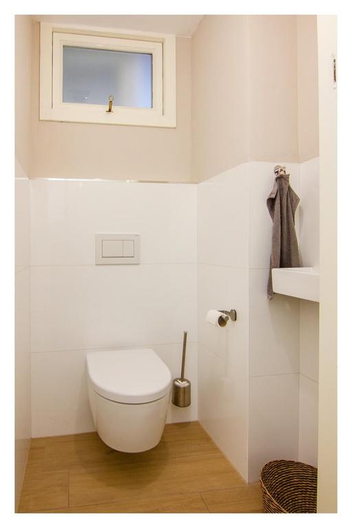 Furnished apartment with private city garden - Image 25