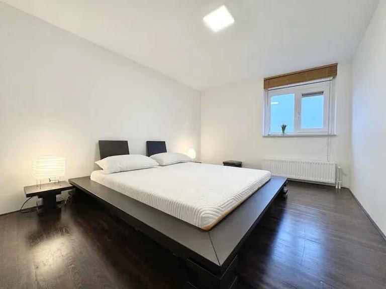 Gemeubileerd 3-kamerappartement in De Pijp - Afbeelding 9