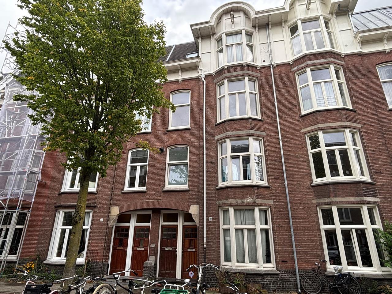65 m² appartement met werkkamer en balkon - Afbeelding 2