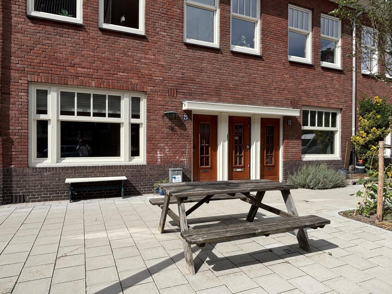 Benedenhuis met tuin van ca. 60 m² - Afbeelding 1