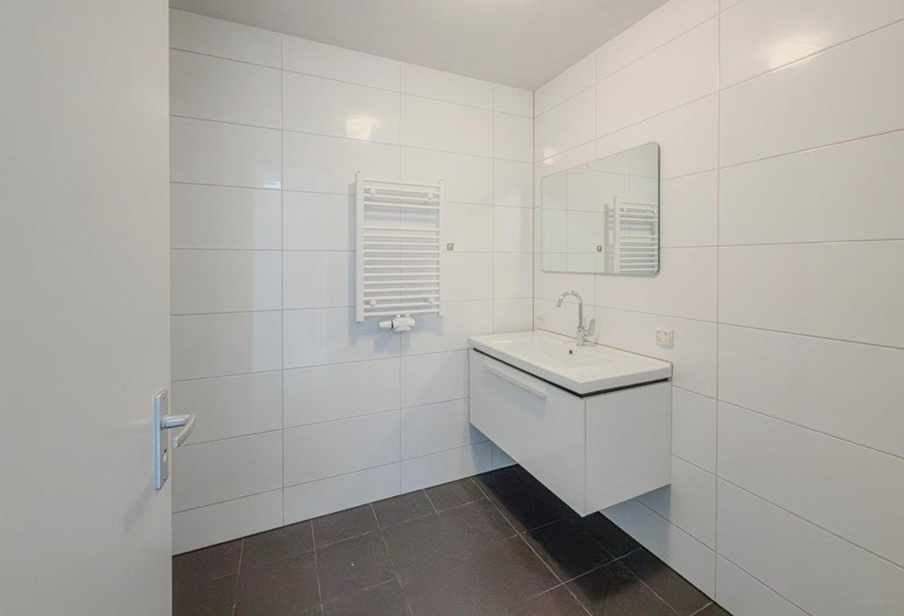 3-Room Apartment Near Haarlem Central - Image 8