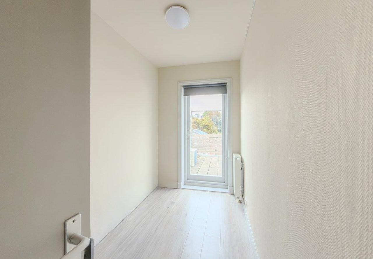 3-Room Apartment Near Haarlem Central - Image 12