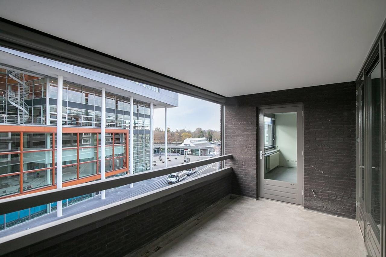 110 m² apartment with loggia in Wyck - Image 5